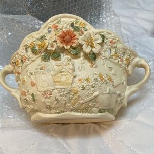 Victorian Collection Ceramic Scalloped Decorative Bowl